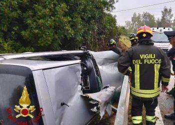 Olbia, grave incidente vicino al Mater: perde il controllo dell’auto e si ribalta incastrandosi nell’abitacolo