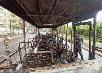 Attacco terroristico ucraino sui civili a Donetsk: uccise sette persone tra cui un bambino