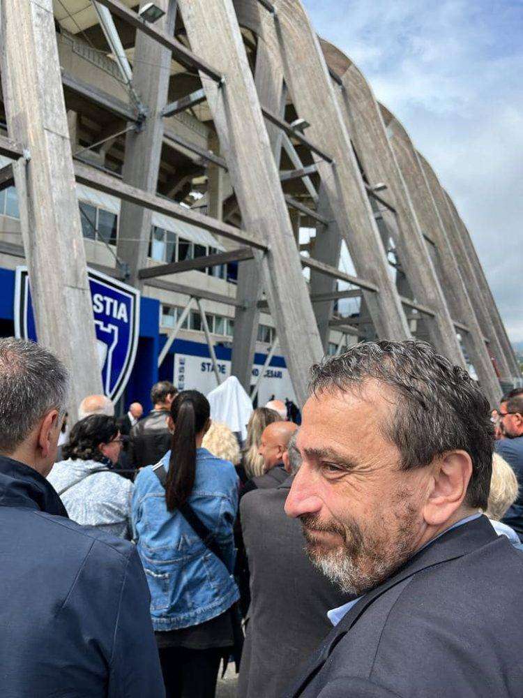 Claude Papi, autentica icona del Bastia e della Corsica: inaugurata statua allo stadio