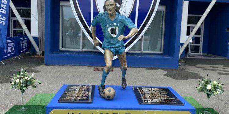 Claude Papi, autentica icona del Bastia e della Corsica: inaugurata statua allo stadio