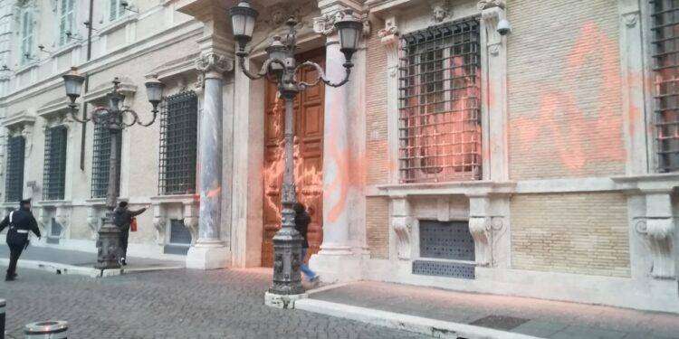 Ultima Generazione: il 12 maggio via al processo per l’azione al Senato. Convocato presidio di solidarietà