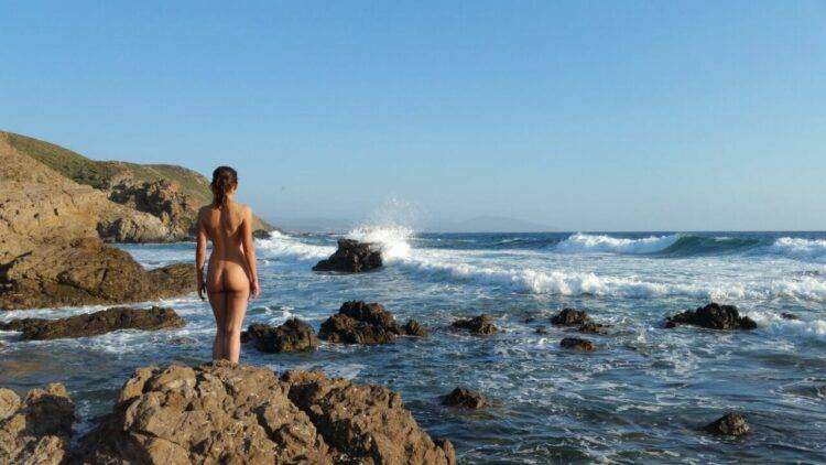 Minicrociera naturista all’isola dell’Asinara: un modo alternativo per vivere il mare
