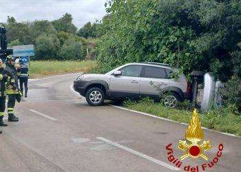 Sassari, scontro tra due auto: estratta conducente dai Vigili del Fuoco