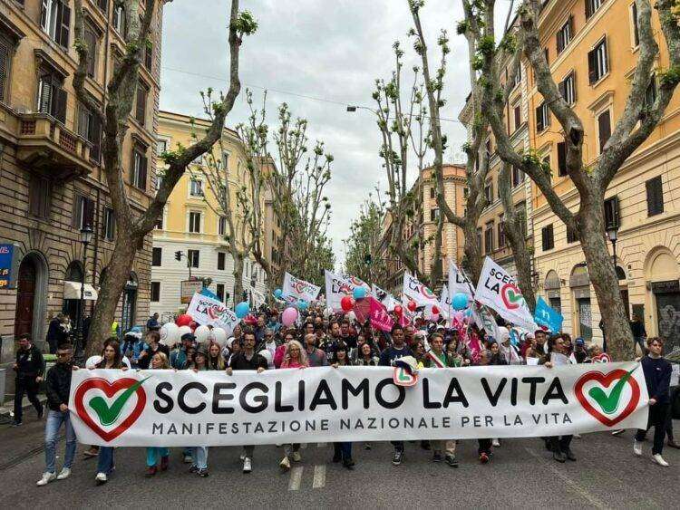 Pro life in corteo a Roma: “sì alla vita, no alla 194”