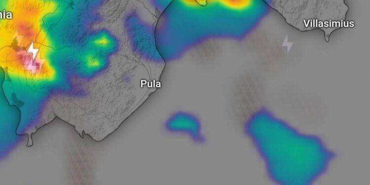 Violento nubifragio colpisce Cagliari: grandine e fortissima pioggia sulla città