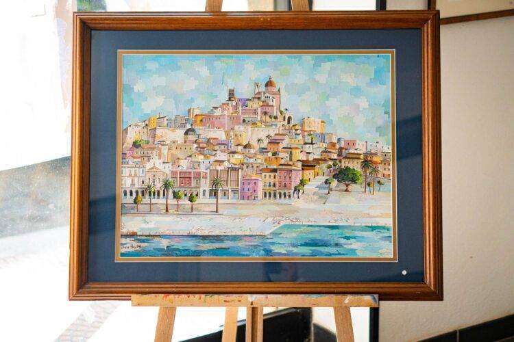 “Pennelli colori e frammenti di carta, naif e collage”, mostra delle artiste Sara Caselli e Cecilia Dallolio: aperta fino al 19 maggio