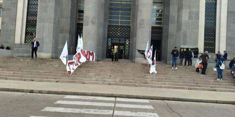 Processo contro 40 antimilitaristi e attivista No Rwm: sit-in davanti al Tribunale