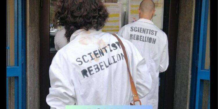 Scientist Rebellion protesta al Ministero dell’Università: “No ricerca finanziata da colossi dell’energia estrattiva”