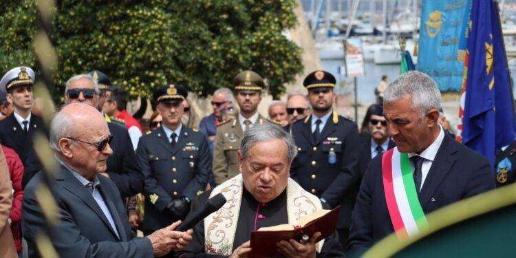 Alghero: una stele in memoria dei pescatori algheresi morti 80 anni fa a seguito di un attacco aereo