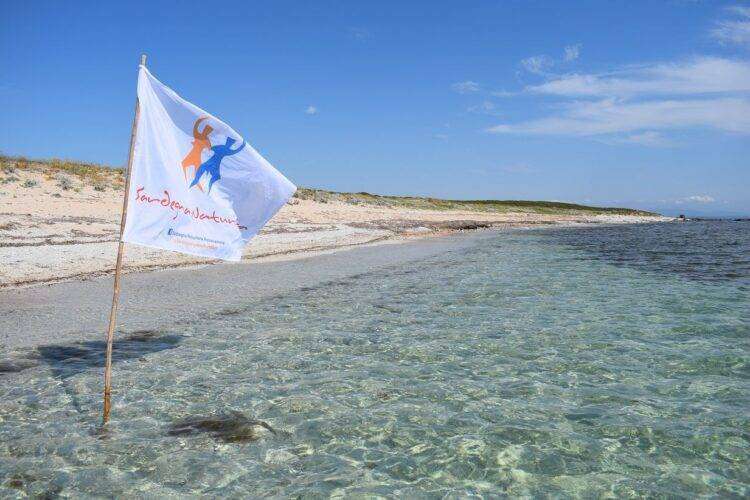 Minicrociera naturista all’isola dell’Asinara: un modo alternativo per vivere il mare
