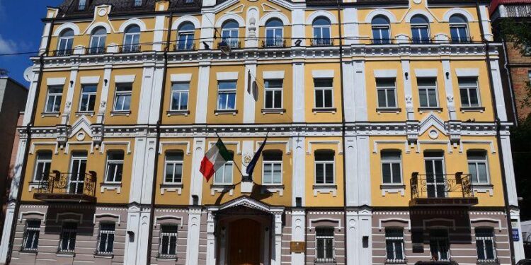 Ambasciata italiana a Kiev: “via subito dall’ Ucraina”