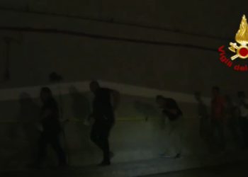 Paura a Bonorva per un treno passeggeri in fiamme dentro la galleria: esercitazione dei Vigili del Fuoco