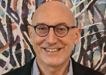 Giovedì 11 maggio, nel padiglione Tavolara di Sassari, Eugenio Annicchiarico ospite di Éntula