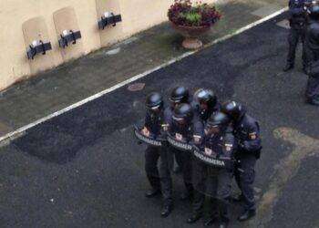 Terrore a Roma, auto forza un varco in Vaticano: ispettore spara