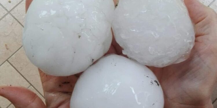 Maltempo: Coldiretti, 89 tempeste a maggio: grandine e nubifragi