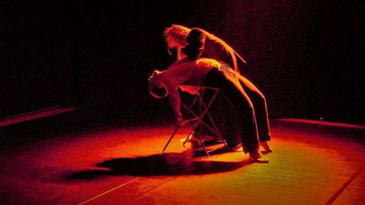 Da Cile e Giappone a Sassari per danzare la ribellione: “Esprimiamo il tormento della dittatura e il riscatto al sessismo”