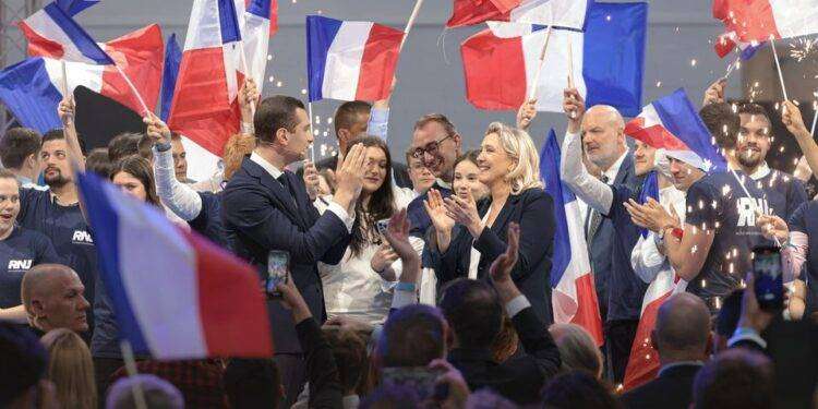 Marine Le Pen: “Crimea parte legittima della Russia”