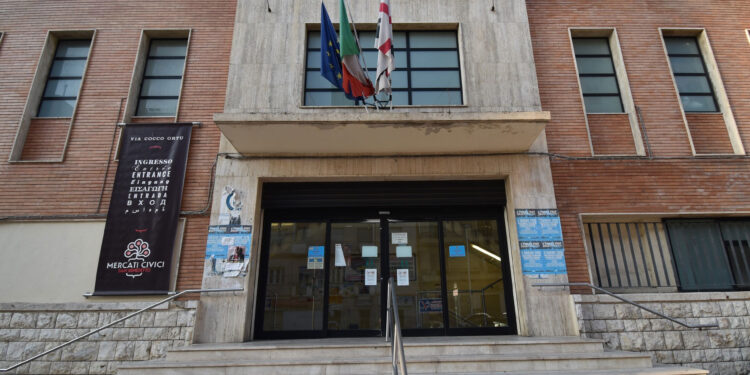 Cagliari, lavori a San Benedetto, il mercato si sposterà in piazza Nazzari: perplessità dei concessionari