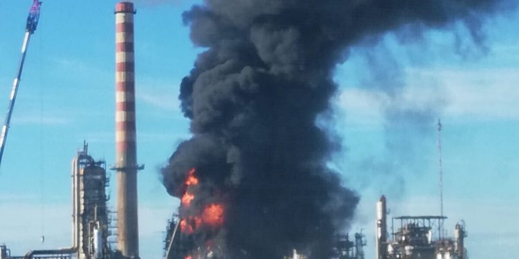 Russia, gli ucraini attaccato raffineria nel Mar Nero