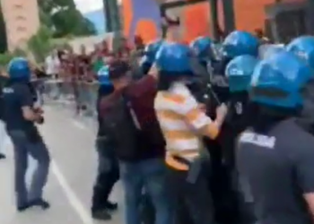 Sudtirol-Reggina, scontri fuori dallo stadio prima della partita: 5 poliziotti feriti