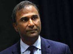 Il Dott. Shiva, lo scienziato che ha sfidato il Deep State, arriva in Sardegna