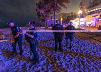 Sparatoria sul lungomare di Hollywood, 9 feriti