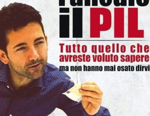 Teatro pieno per lo spettacolo irriverente e comico di Sandro Torella