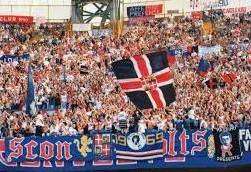 Esodo tifosi Cagliari a Napoli per spareggio salvezza contro il Piacenza: trasferta raccontata in un film