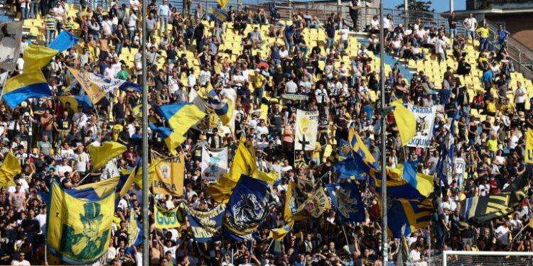 Aerei per Cagliari alle stelle, i tifosi del Parma annullano la trasferta