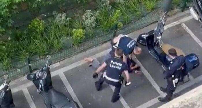 Bloccata con manganellate, tre vigili indagati a Milano