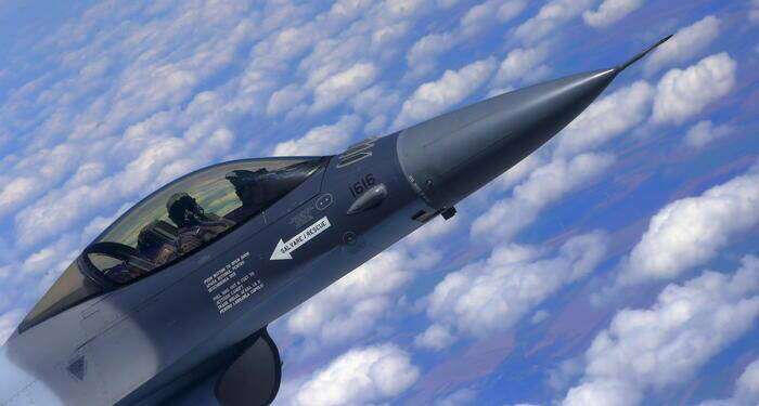 Usa: “Non impediremo ad alleati di inviare jet a Kiev”: ecco come gli States “invitano i servi europei” a inviare i caccia