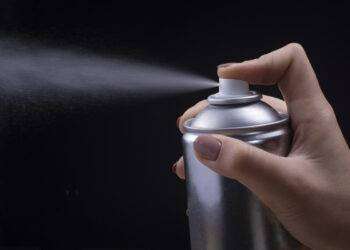 Ragazza di 13 anni muore per “chroming”, l’ultima tendenza allarmante dei social media