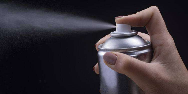 Ragazza di 13 anni muore per “chroming”, l’ultima tendenza allarmante dei social media