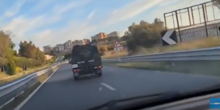 Prosegue l’occupazione militare dell’isola: mezzi a terra, aerei e navi, la Sardegna è circondata