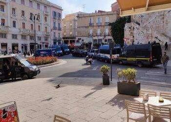 Manifestazione antimilitarista a Cagliari, centro città blindato dalle forze dell’ordine