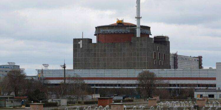 Ucraini tagliano energia a centrale nucleare di Zaporizhzhia