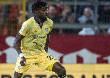 Calcio, un Cagliari stellare batte 5 a 0 il Perugia