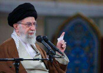 Iran, l’Imam: “Dobbiamo fermare la cultura del guadagno facile nel Paese”