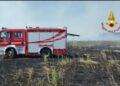 Vasto incendio di macchia mediterranea e sterpaglia tra Uta e Macchiareddu