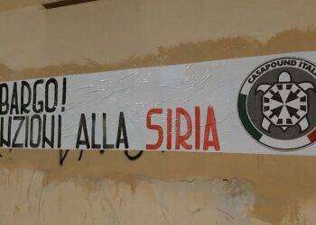“Stop embargo, basta sanzioni alla Siria”: striscioni di CasaPound in tutta Italia