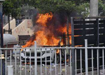 Kosovo: provocazioni contro la minoranza serba che reagisce: scontri 41 militari Kfor, 11 sono italiani