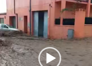 Violenti nubifragio nel sassarese, allagamenti a Bonnanaro e Thiesi: auto portate via dall’acqua