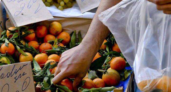 Confesercenti, inflazione brucerà 10 miliardi in 3 anni