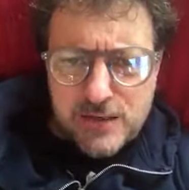Leonardo Pieraccioni si rivolge all’armocromista di Elly Schlein, guarda il video