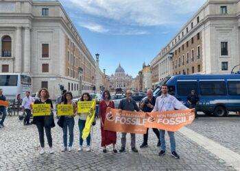 Si incollarono sul Laocoonte, 9 mesi agli attivisti di Ultima Generazione