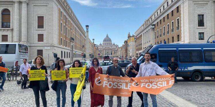 Si incollarono sul Laocoonte, 9 mesi agli attivisti di Ultima Generazione