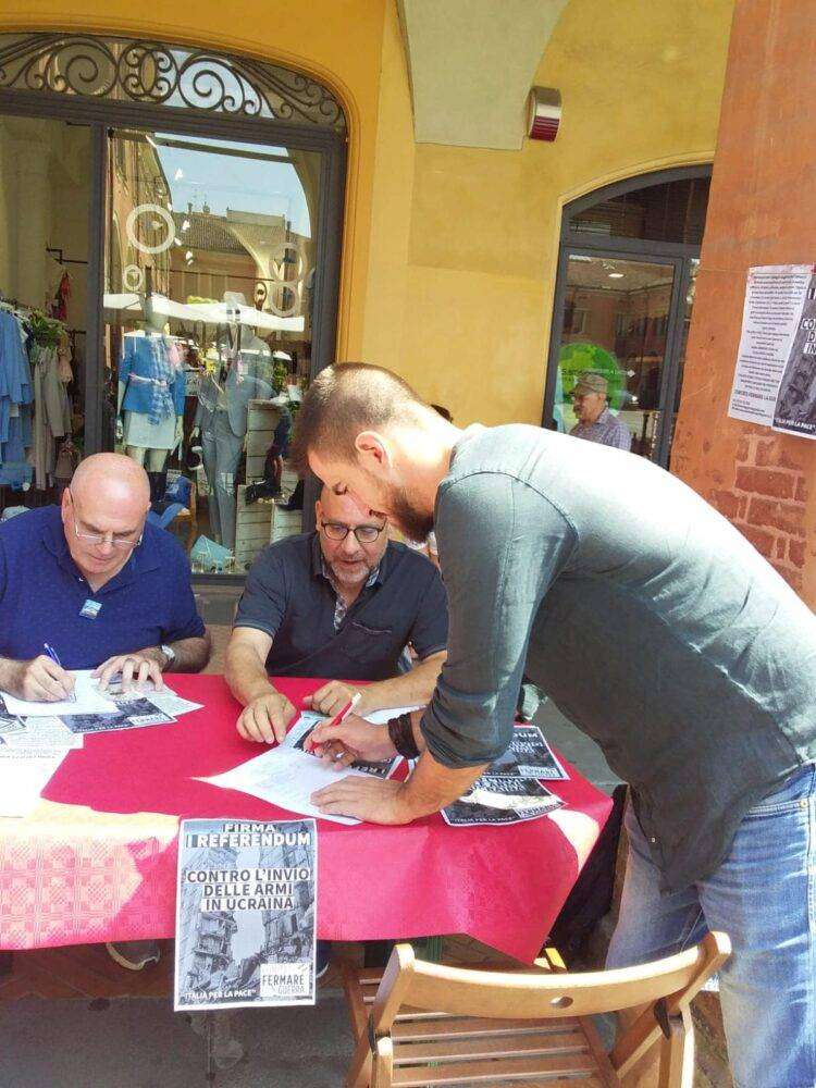 Sassuolo, Consigliere Regionale della Lega firma referendum contro la guerra