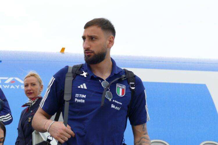 L’Italia di Mancini sbarcata a Cagliari, via al ritiro-vacanza