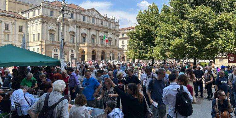 Referendum contro la guerra: manifestazione a Milano