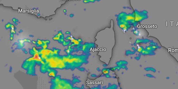 Maltempo, in arrivo forti temporali sulle coste sarde: Allerta meteo